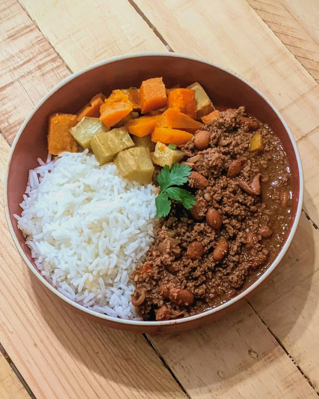 Chili con carne à la créole, maïs et coriandre